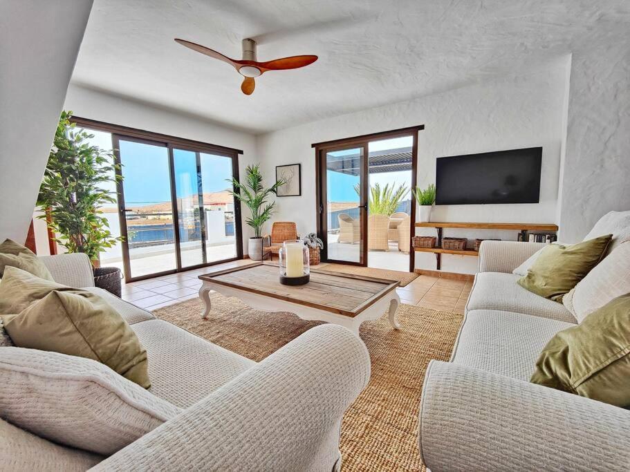 No 2. Stunning 4-bedroom With Large Pool *